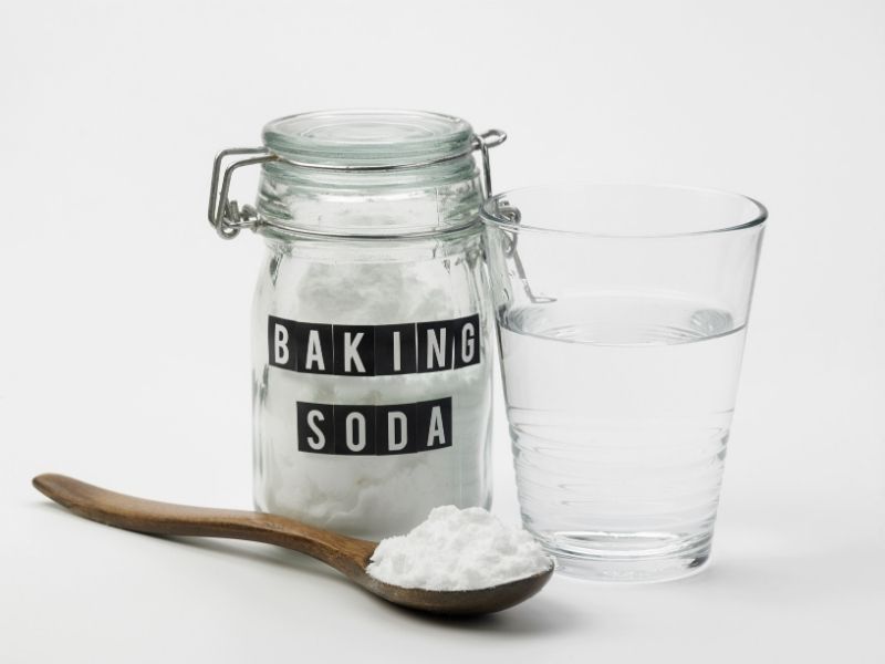 Baking soda hoà loãng với nước mới bắt đầu dùng cho tóc