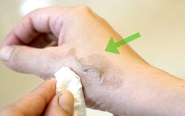 Cách tẩy thuốc nhuộm dính trên tay hiệu quả cho bạn