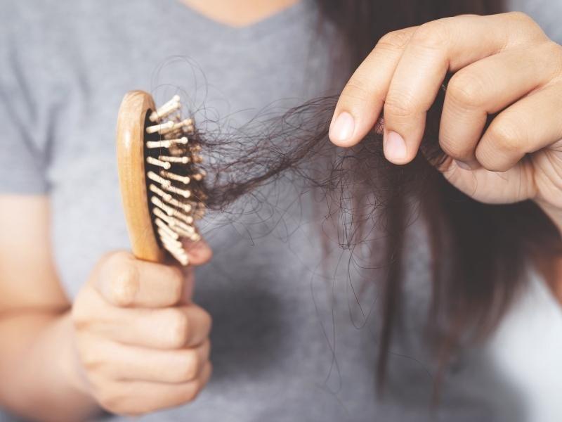 Rụng tóc không ngừng nghỉ có thể khiến bạn bị hói
