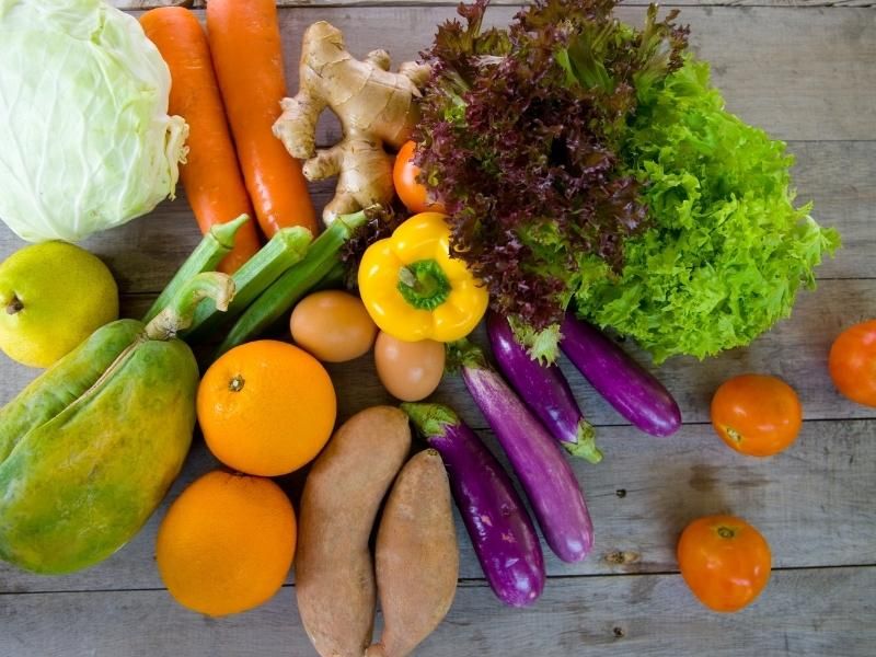 Vitamin có trong rất nhiều rau, củ, quả nên mẹ bầu nên bổ sung các thực phẩm này thường xuyên