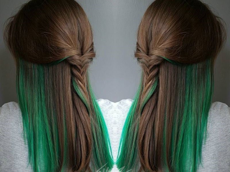 Nhuộm tóc highlight màu xanh kết hợp nền tóc nâu