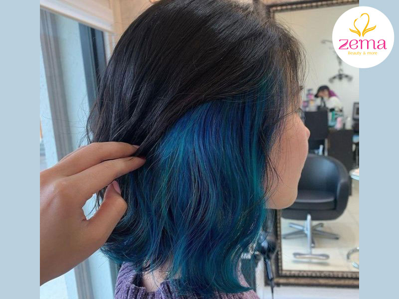Sau khi nhuộm tóc highlight xanh dương bạn không nên gội đầu ngay